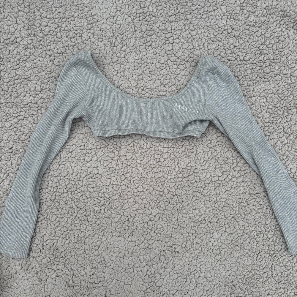 My mum made it staple open back Long Sleeve Crop Top - Picture 2 of 8